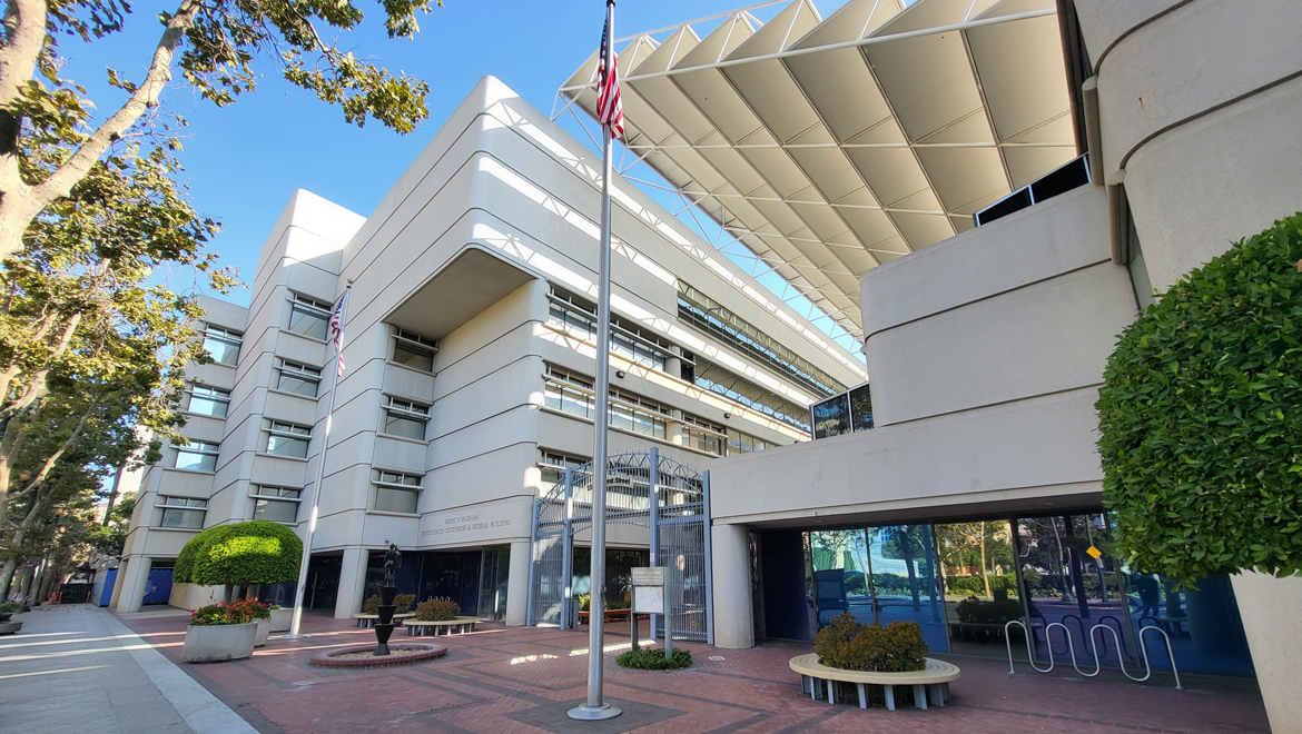 Federal Courthouse near Hotel Clariana